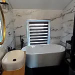 Airportone Apartment *