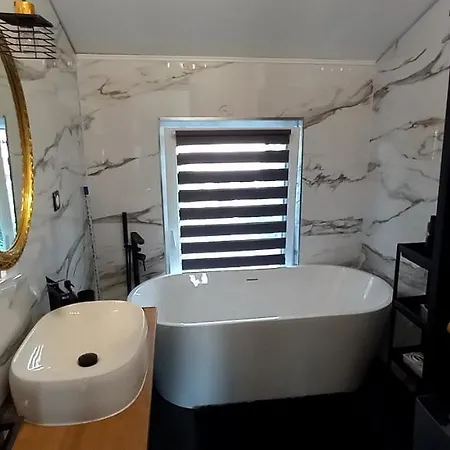 Airportone Appartement *